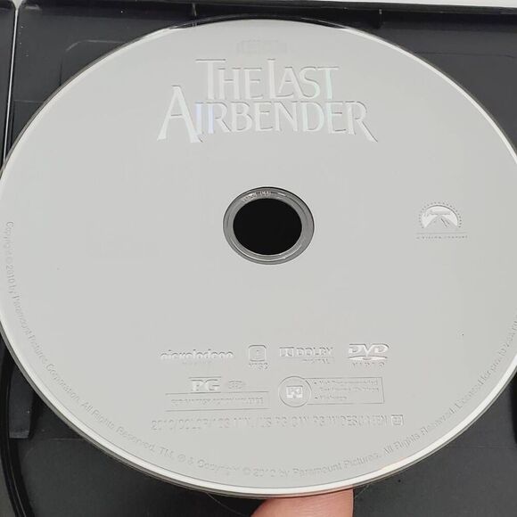 The Last Airbender (2010 Film) [DVD] - Picture 2 of 4